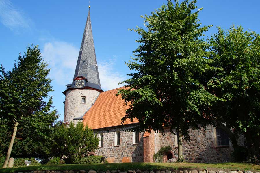 Pronstorfer Kirche
