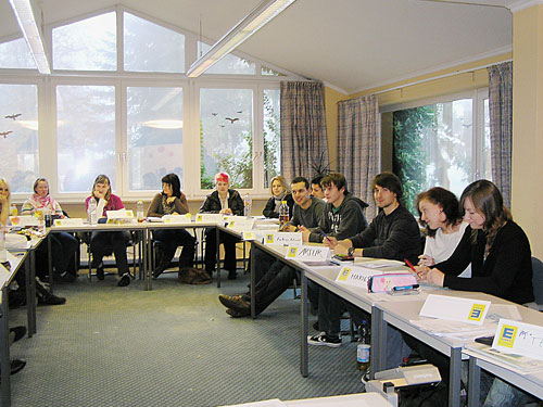 Hotel Pronstorfer Krug - der Garten mit Kaffeeterrasse und Schwimmbad